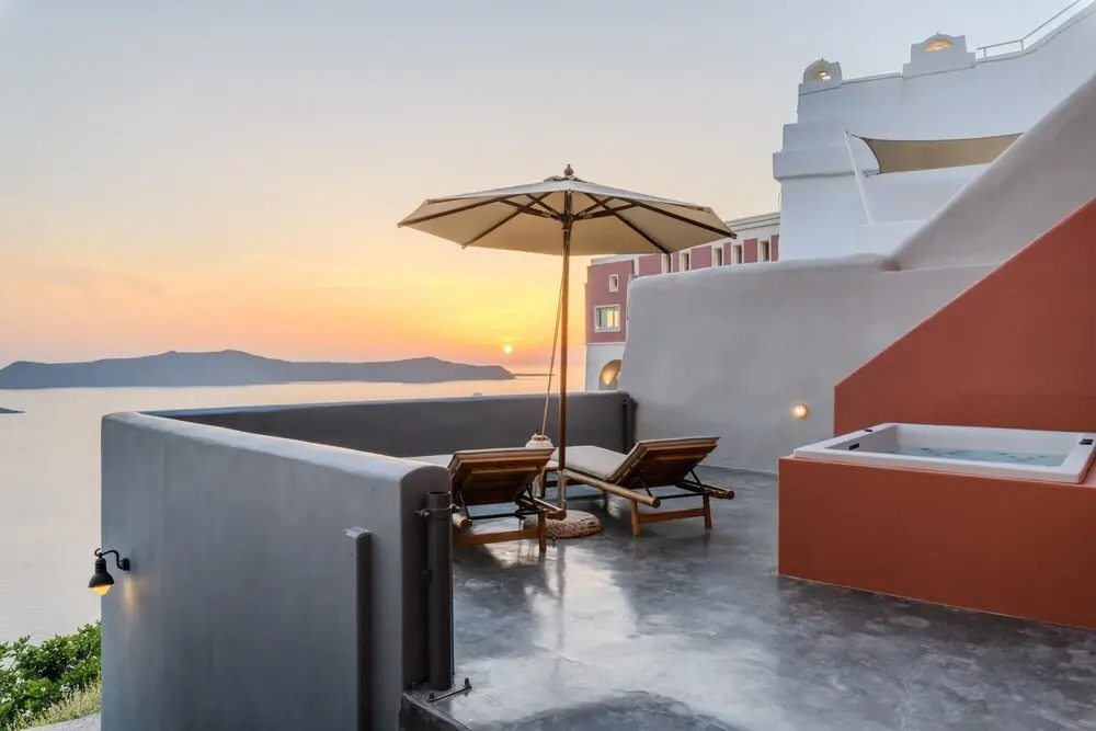 Villa Dawn in Fira Santorini