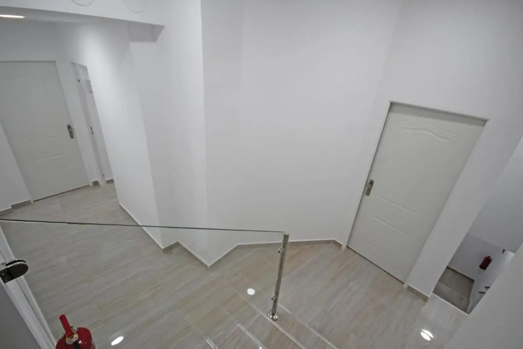 Esparteros 6, Estudios
