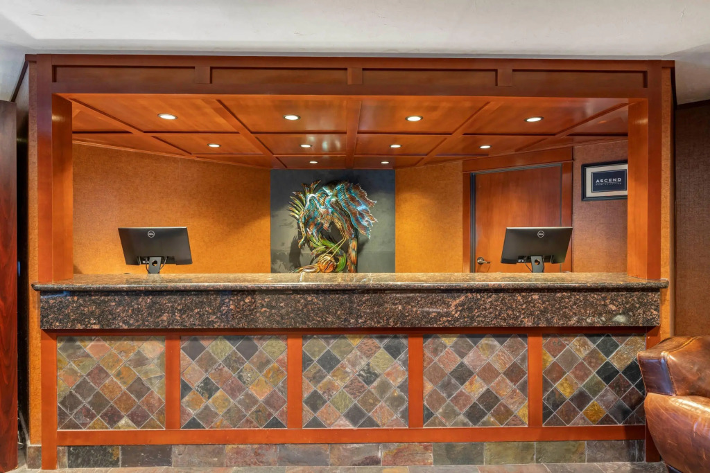 Lloyd Hotel Astoria Bayfront, an Ascend Collection Hotel