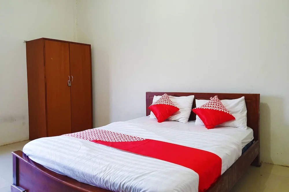 Pondok Mulia Guest House by OYO Rooms