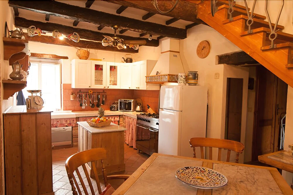 TENUTA SOSPESA - Exclusive Villa, Pool & Party Barn near Tuscany