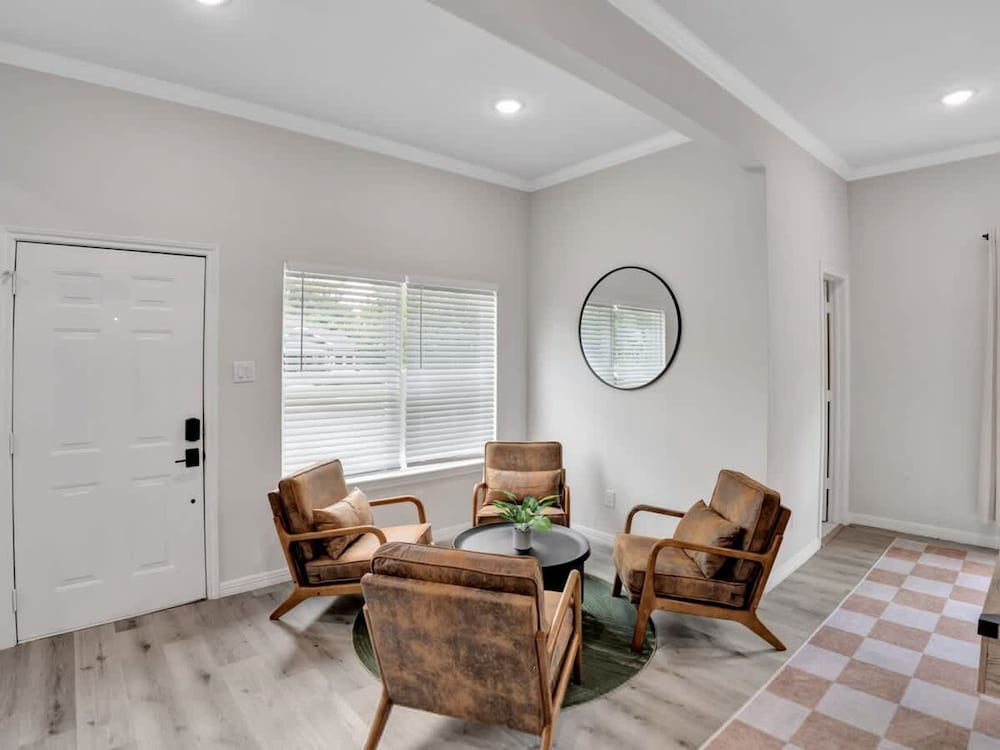 Modern Luxury Minutes From Downtown Dallas