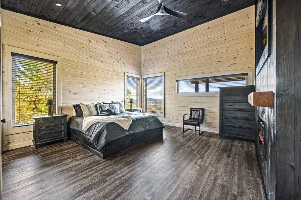 Ski Mountain Swim 3 Bedroom Home by Redawning