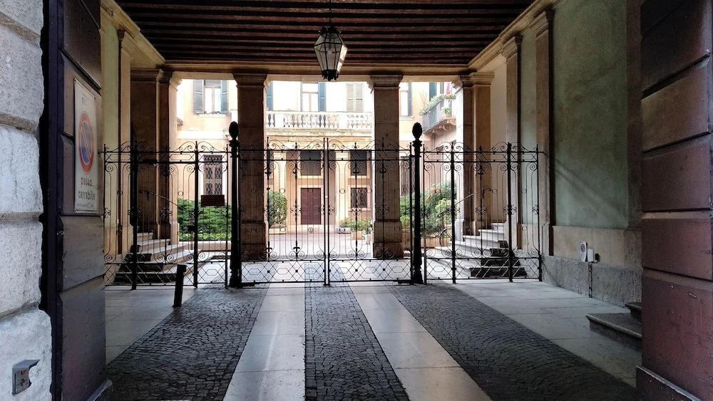 Marconi Rooms - Loggia delle Erbe