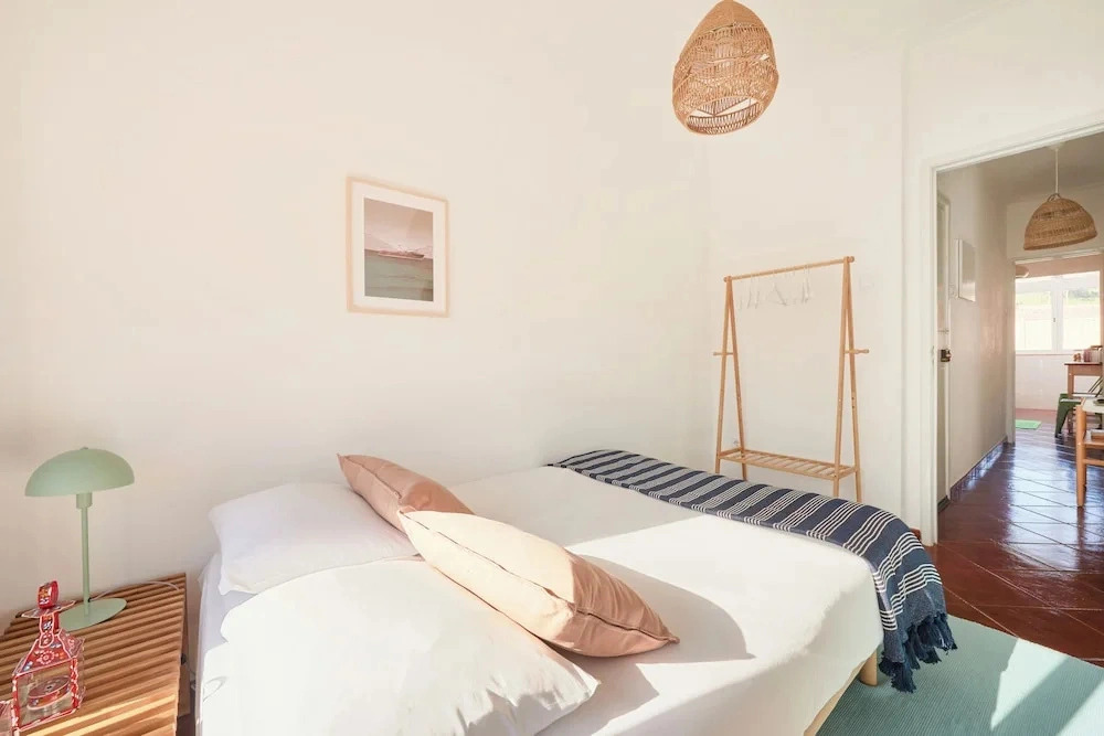Central & Sunny 2Br Apt Near Beach, By Timecooler