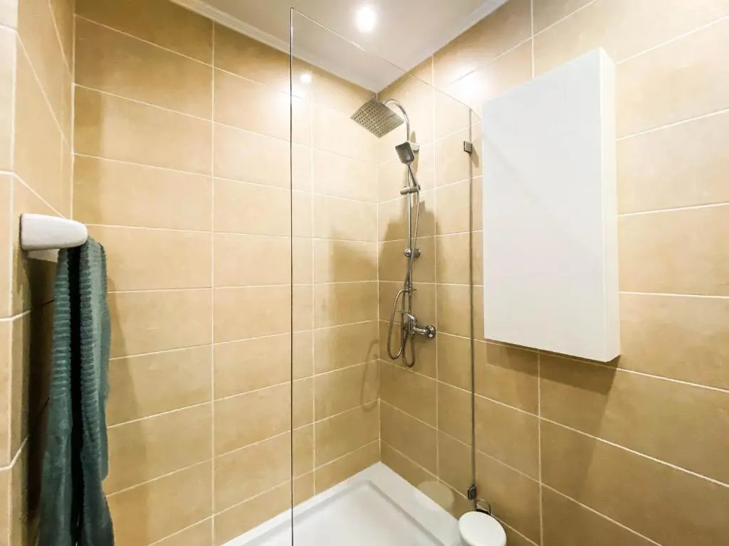 Balcony with Seaview - 1 Bed Apartment