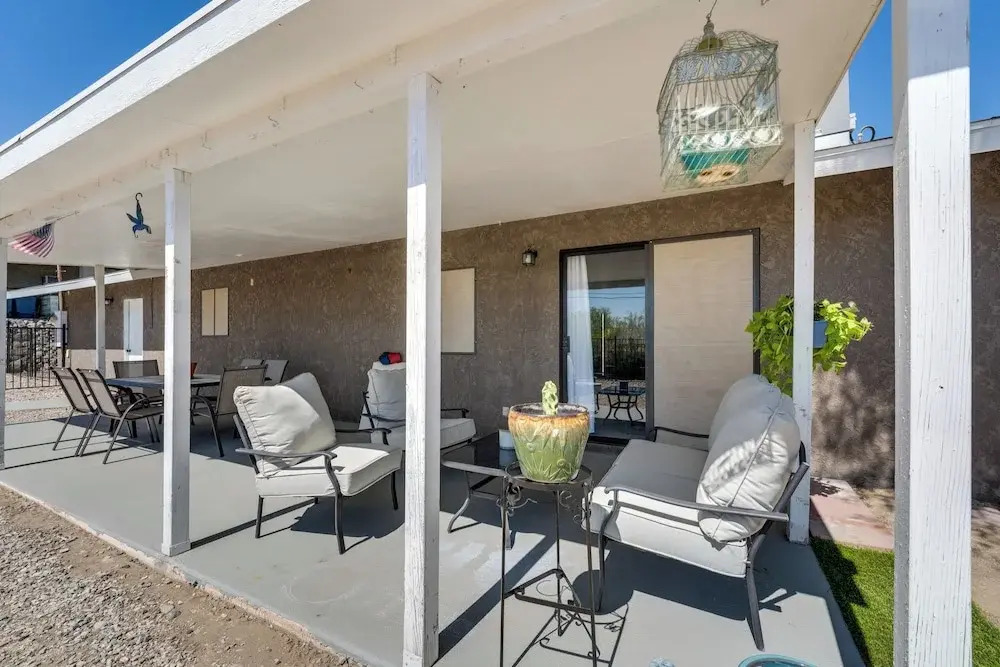 Pet-friendly House ~ 2 Mi to Lake Havasu Beach!