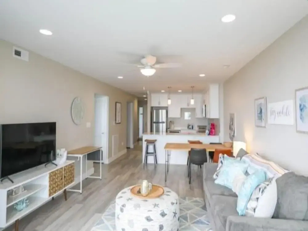 Carolina Beach Dreamin - Light Filled South Side End Unit. Ocean Views From Most Rooms! Private Beach Access! 3 Bedroom Condo by Redawning