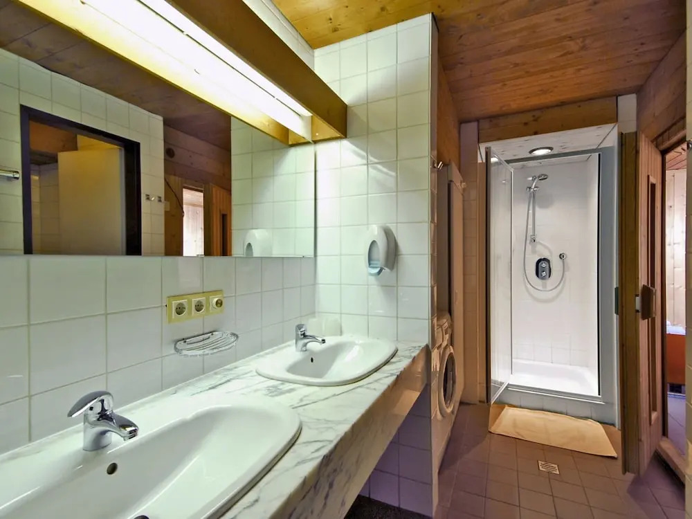 Luxurious Apartment with Swimming Pool in Matrei