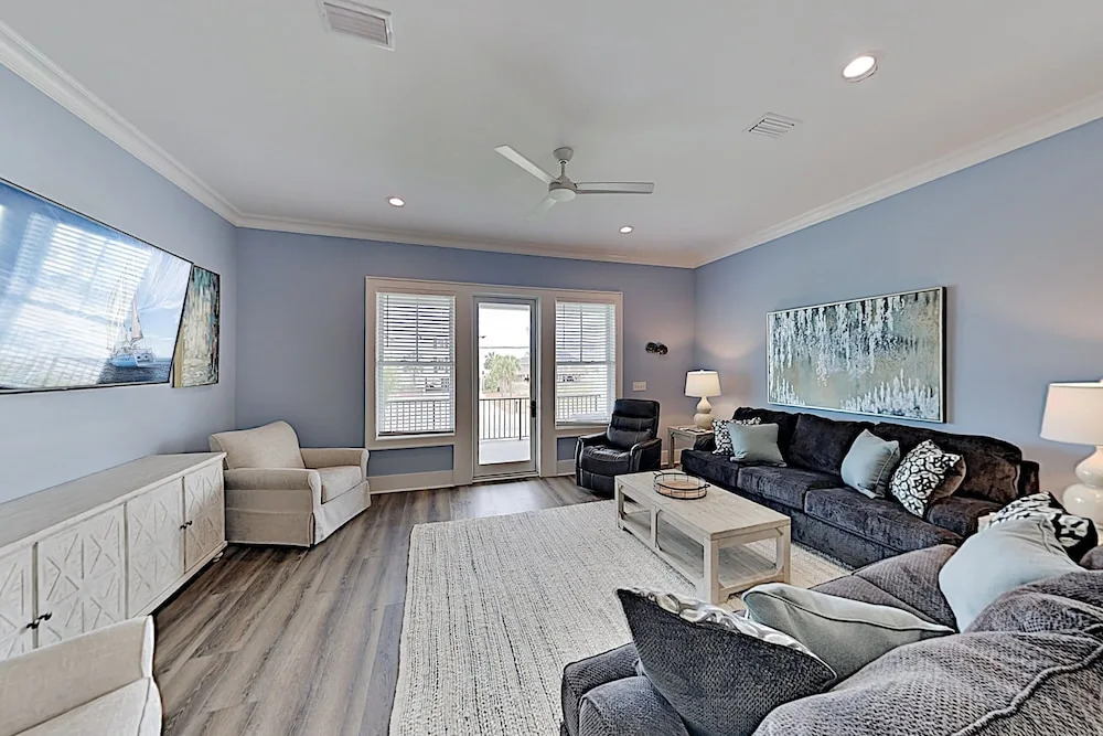 Luxury On Lagoon W/ Pool Steps To Beach! 4 Bedroom Cottage