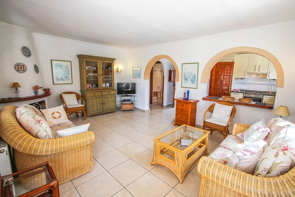 Kathrin - beautiful little house in pretty grounds with lovely views in Benissa