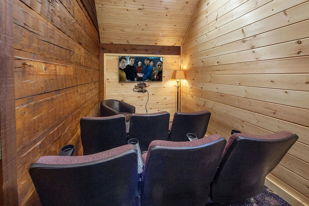 Best of Both Worlds by Eagles Ridge Resort
