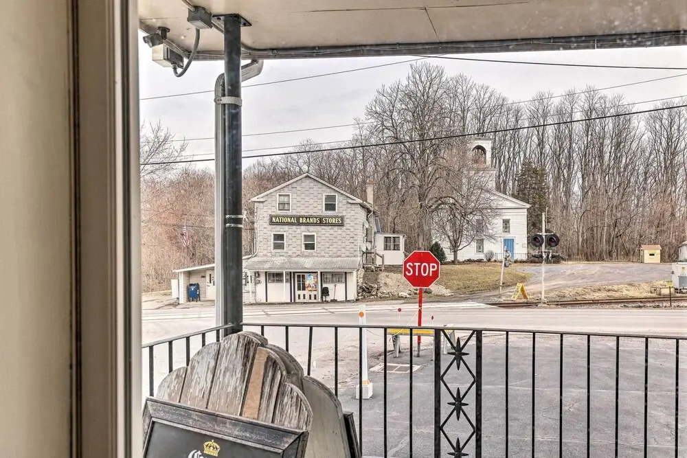 Lovely Finger Lakes Vacation Home Near Seneca Lake