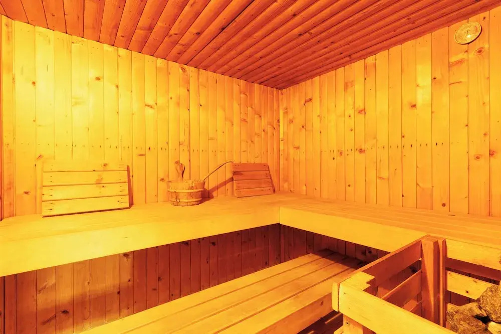 Lux 8Br Thamesfront Villa w Yacht & Sauna