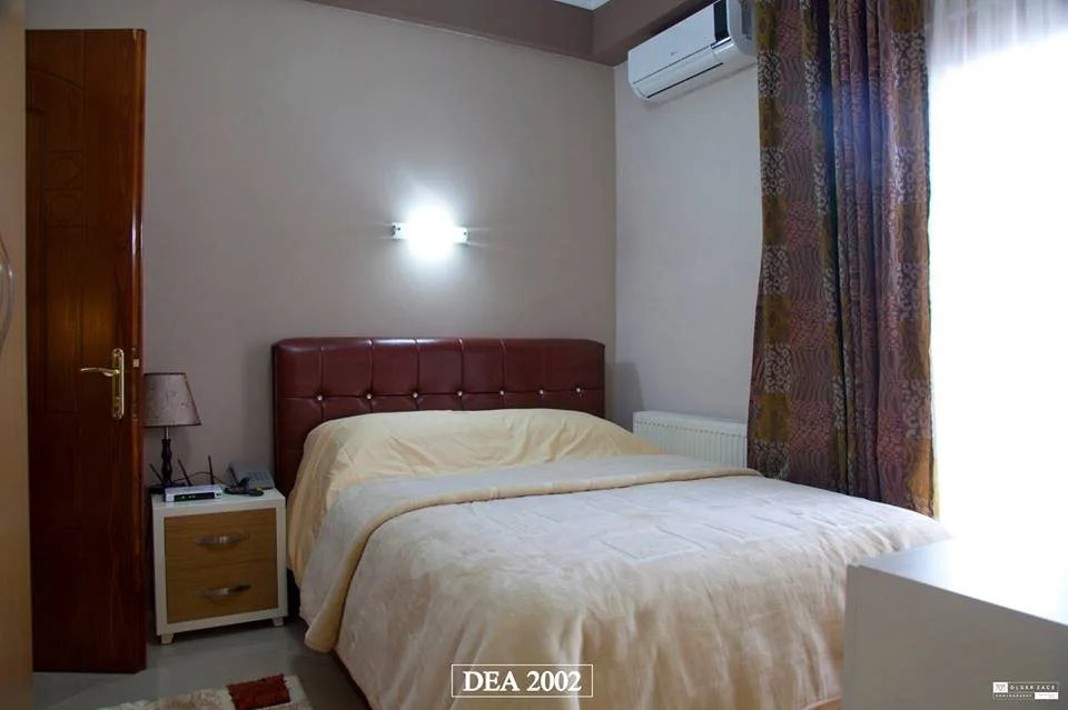 DEA Hotel 2002
