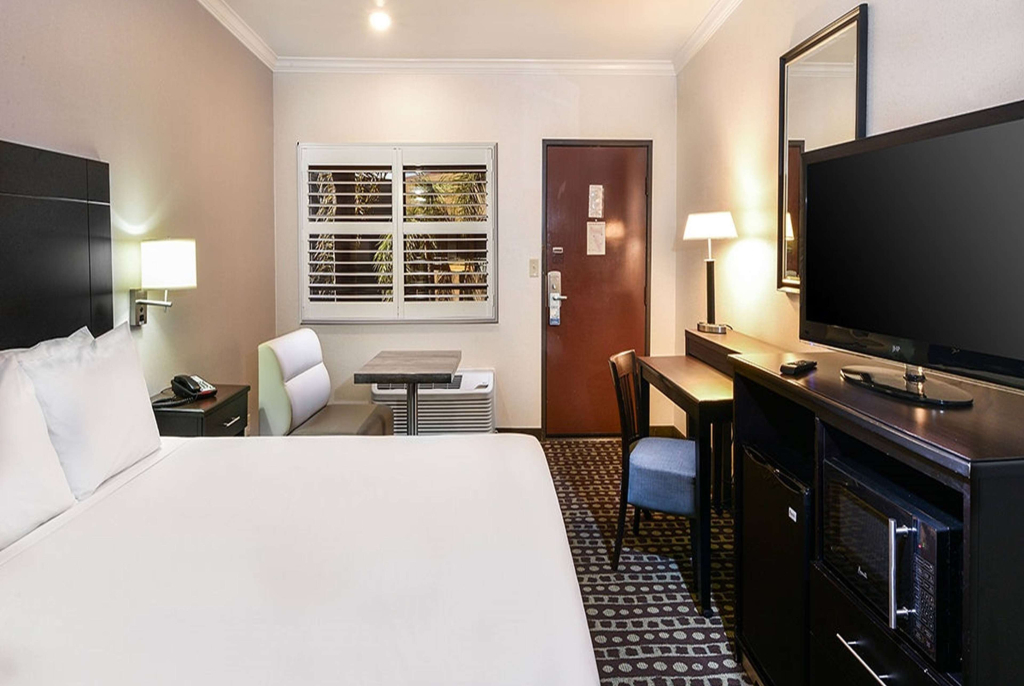 Travelodge by Wyndham Commerce Los Angeles Area