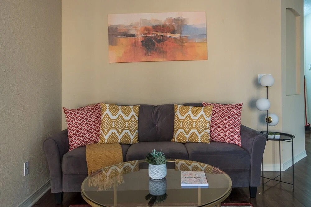 1 BR and 2 BR Jacksonville Beach Apt with Parking by Frontdesk