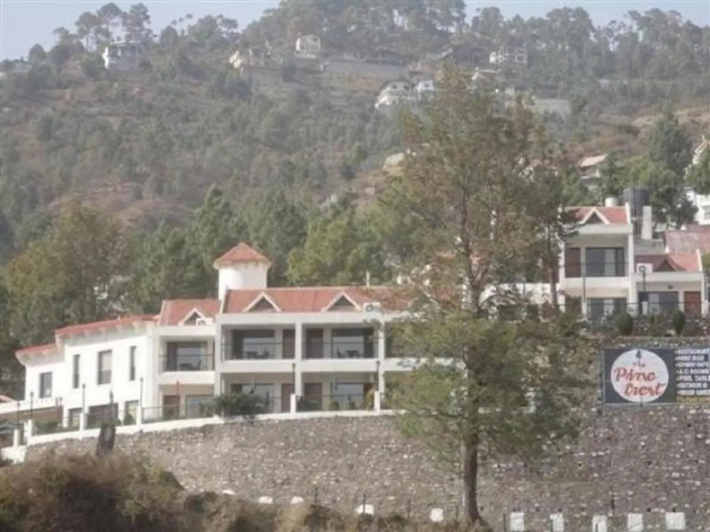 8fold-Pinecrest By LaRiSa, Bhimtal