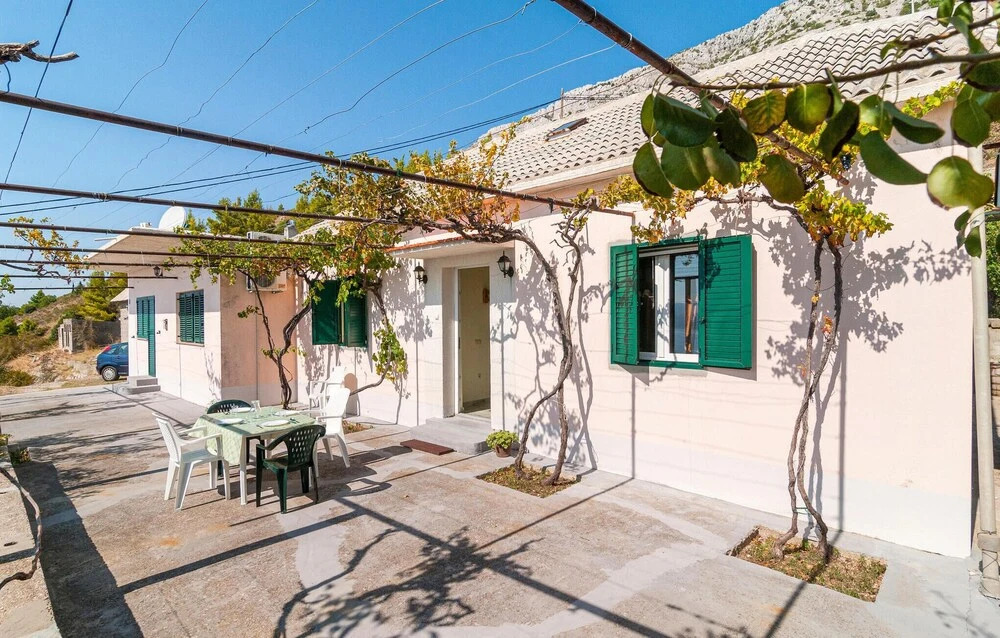 Amazing Home in Lokva Rogoznica With Wifi and 2 Bedrooms