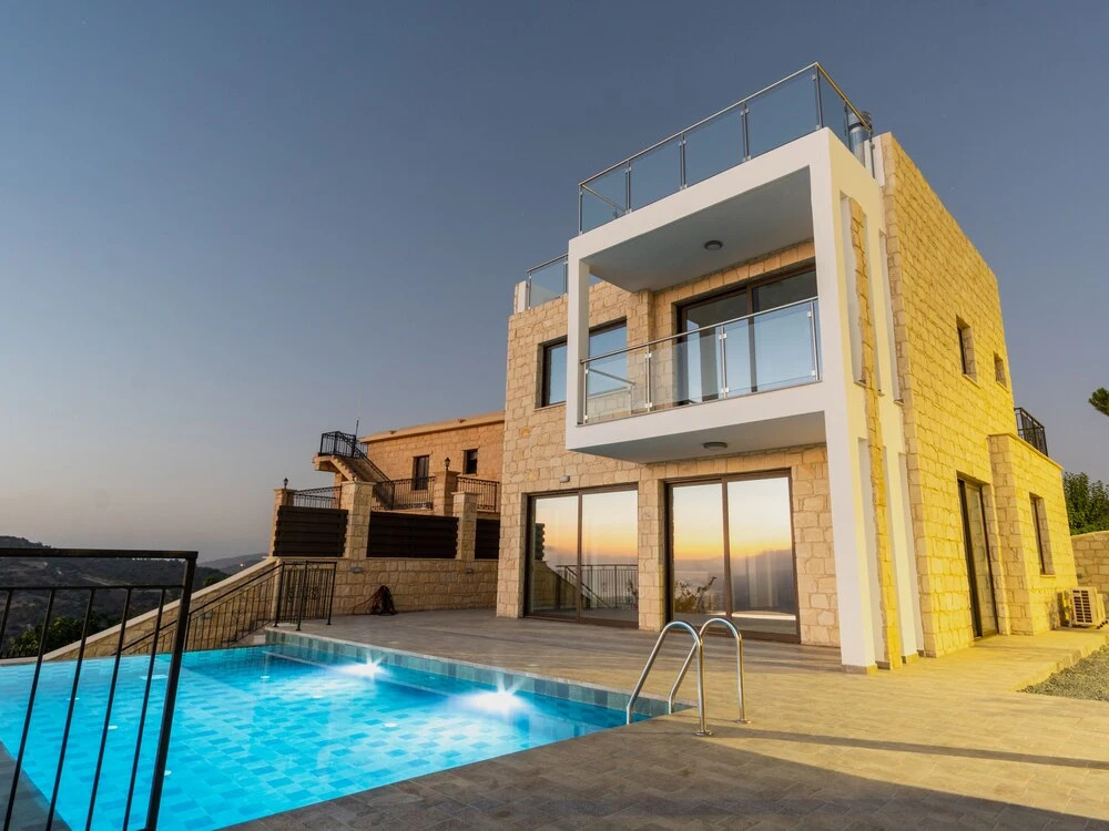 3-bdr Villa With Stunning Infinity Pool