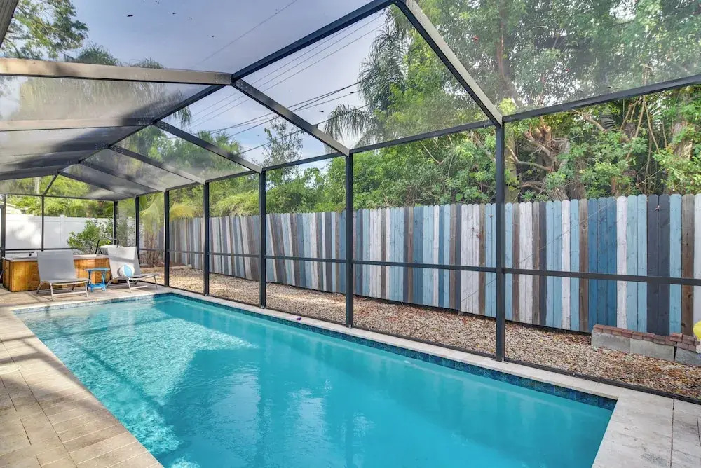 4 Mi to Dog Beach: Largo Home w/ Pool & Hot Tub!