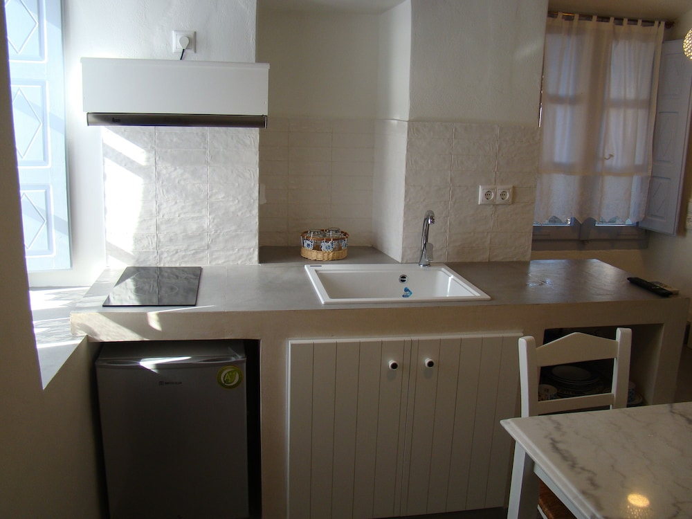 Efis Apartments