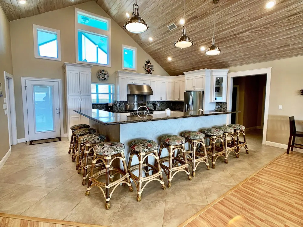 Gulf Pearl by RedAwning
