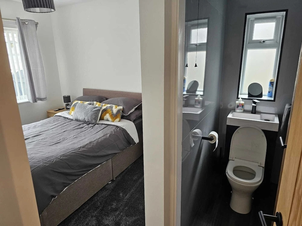 3-Beds Sleeps 6 Walking distance to Castle & Town