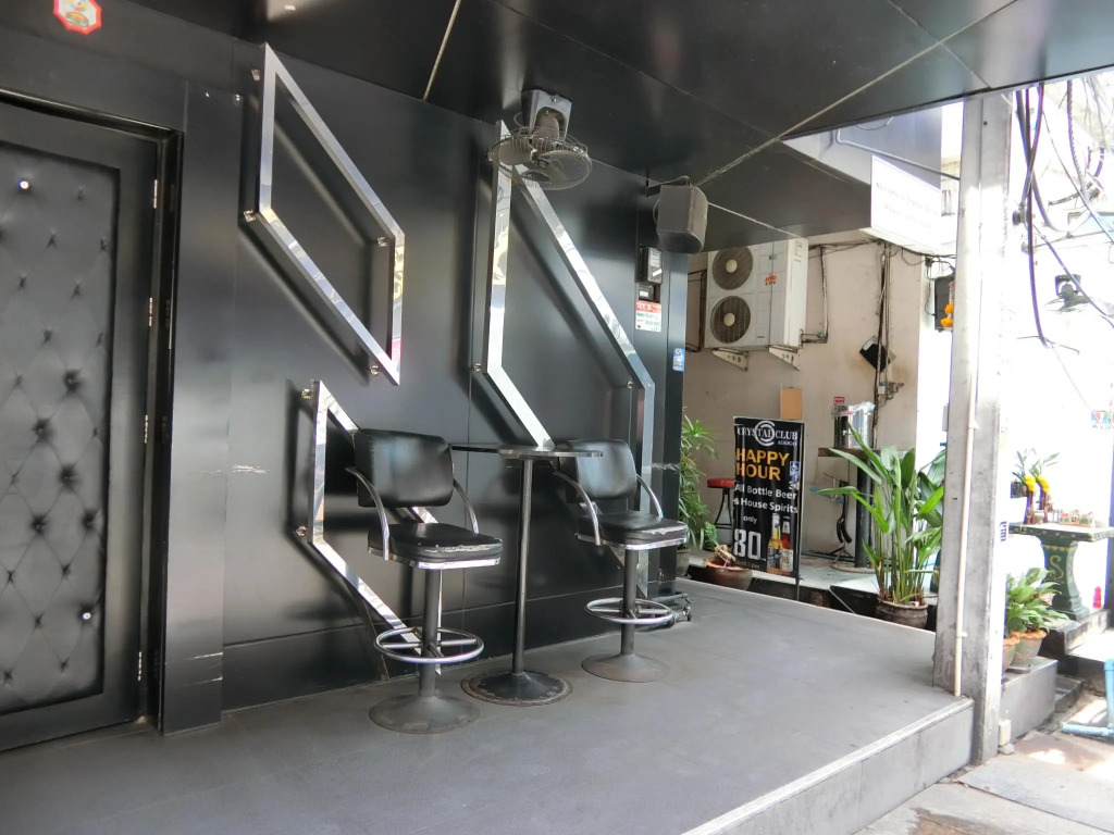 crystal suites pattaya