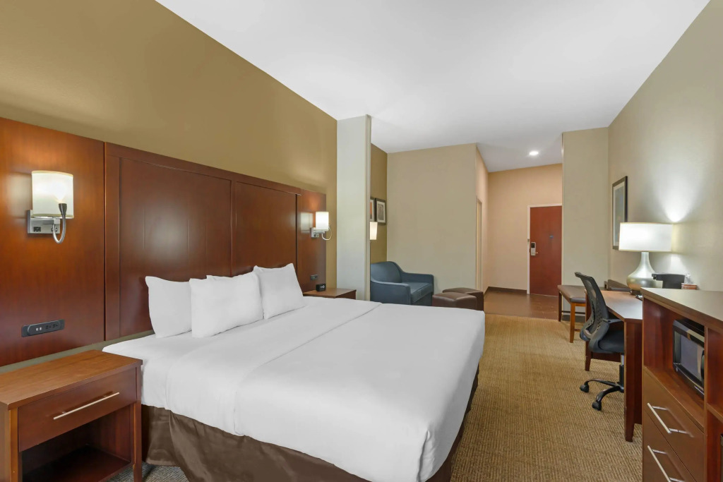 Comfort Suites Savannah Gateway I-95