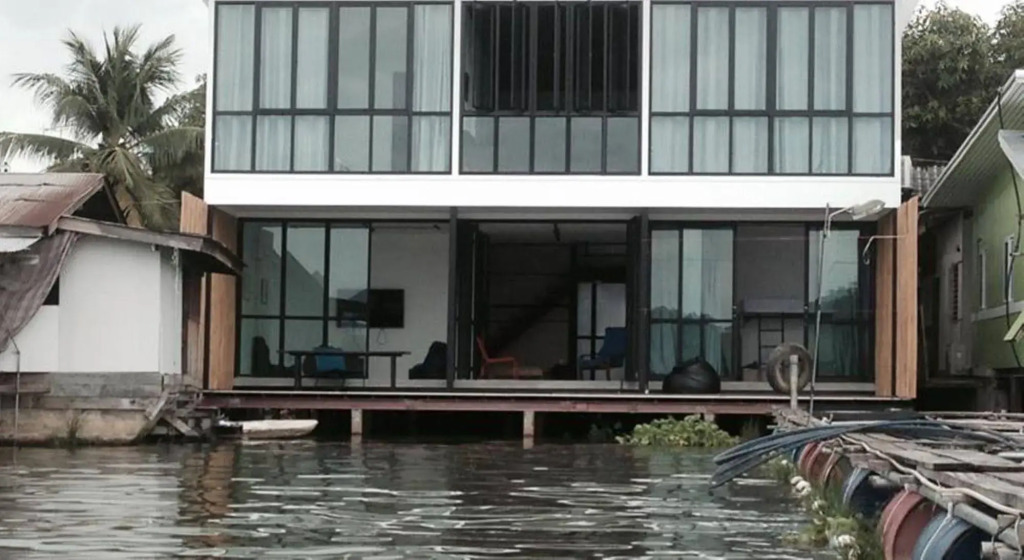D Hostel by the river