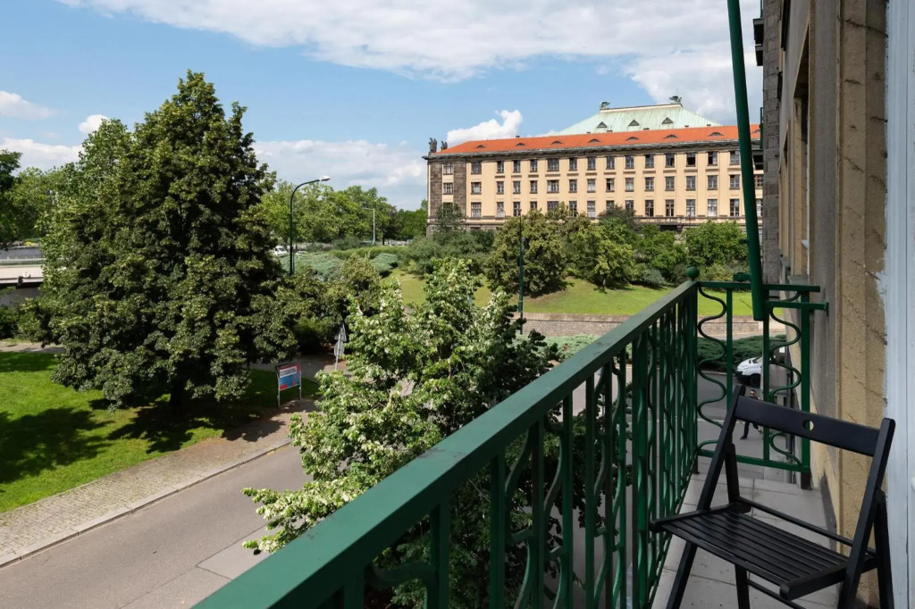 Luxury apartment in prime location