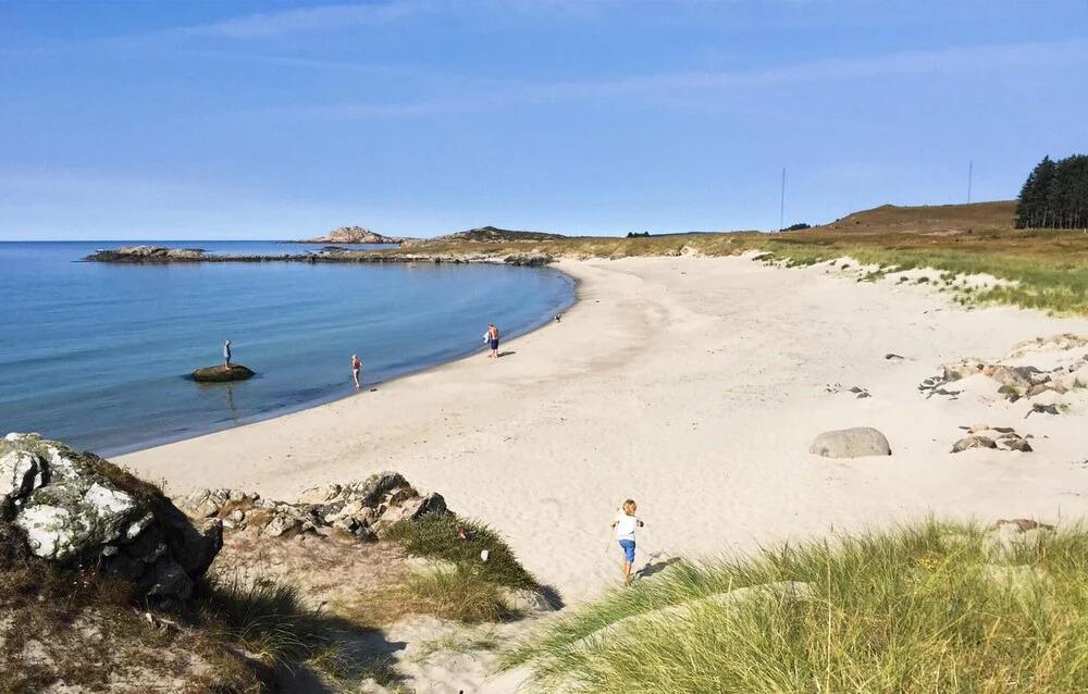 Awesome Home In Farsund With Wifi