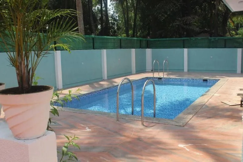 OYO 14779 Meera Motels & Residency
