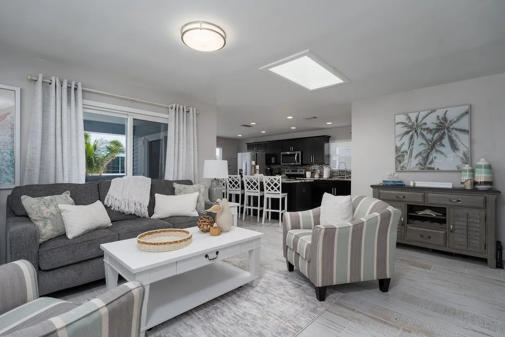 Shells N Sunshine! Getaway Destination Just Minutes from the White Sandy Beaches of Fort Myers! home