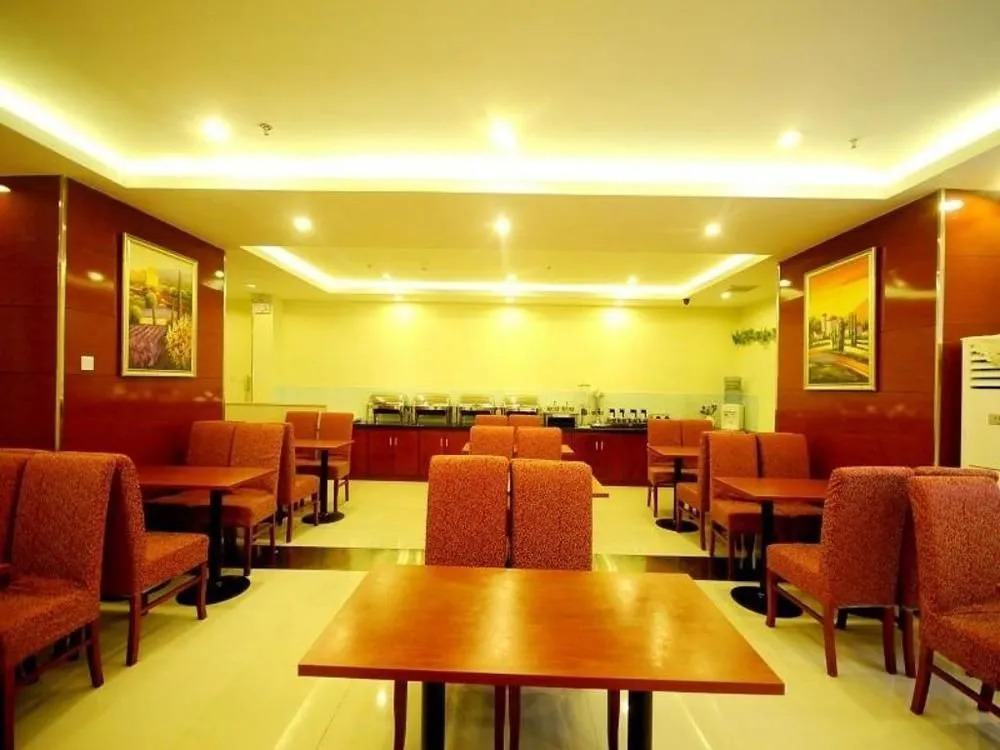 Hanting Express Weifang Shengli East Street Wenhua Road