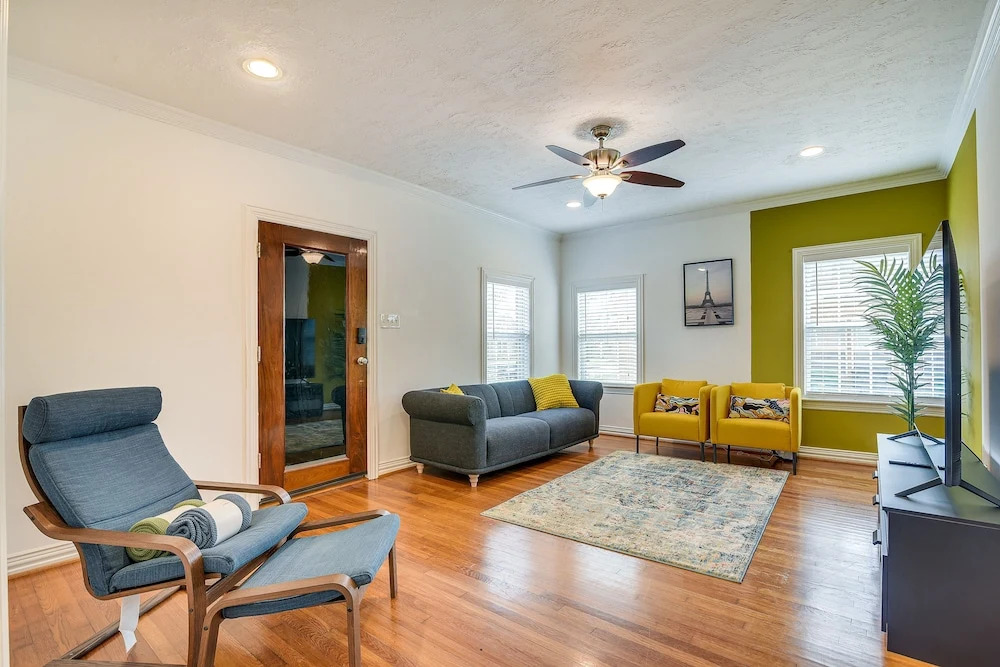 Vibrant Houston Getaway: 5 Mi to Downtown Aquarium