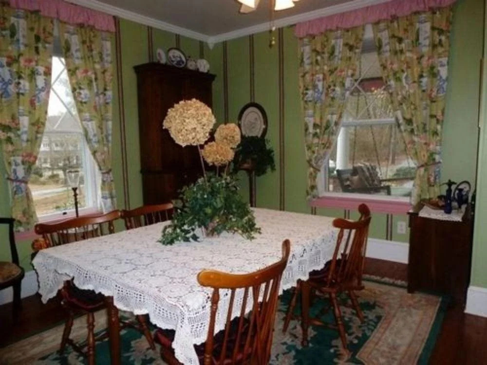 Pine Gables of Aberdeen Bed & Breakfast
