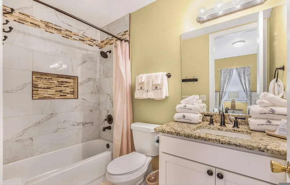 Regency Isle 710 Gulf Front 2 BD 2 Bath Condo With Stunning Views