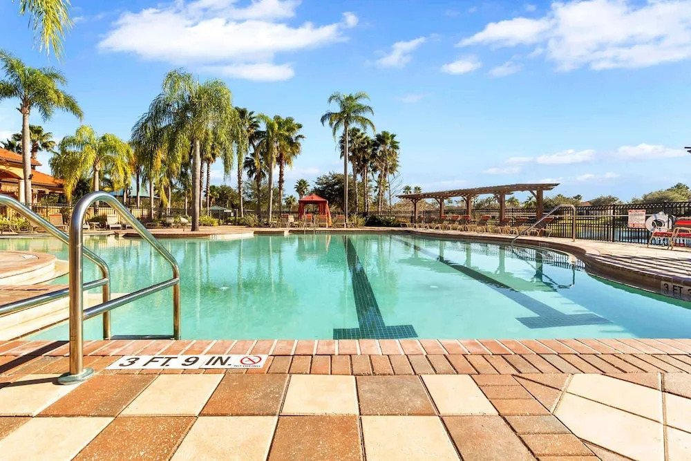 Huge and Modern Home, Only 12 Miles From Disney! #6wr338