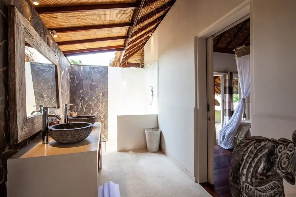 Villa Kimaya - 5-bed Berawa Luxury Villa with complimentary pool fence