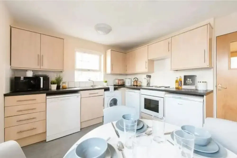 For Student Only - Cable Street 10 Min Walk to Lancaster Station