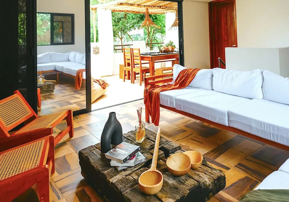 Awesome jungle villa with pool La Veleta