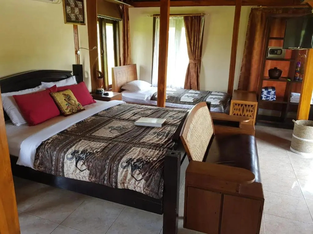 Alamanda Villas, Family Villas, Pool & Local Tours