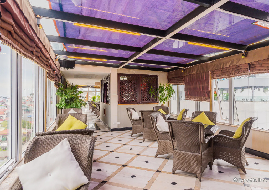 Scent Premium Hotel and Sky Bar