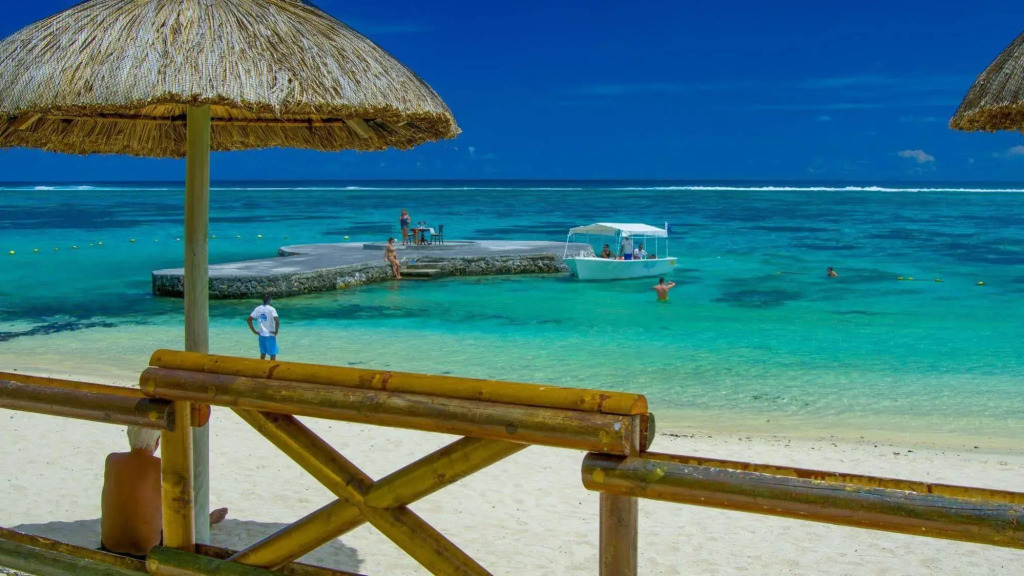 Le Peninsula Bay Beach Resort & Spa