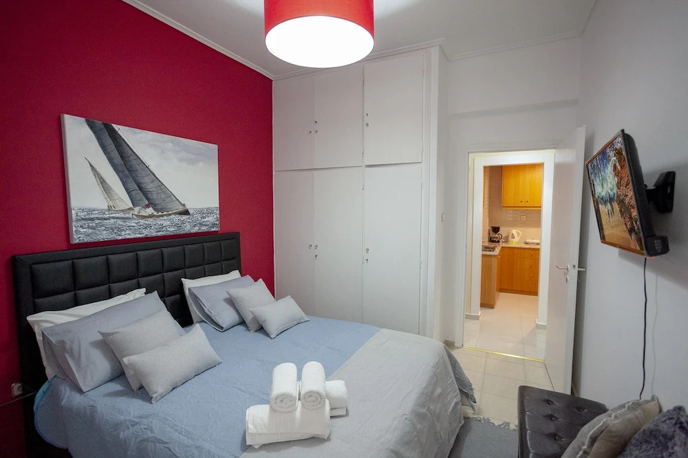 Renovated & Cool Flat In Ideal Location