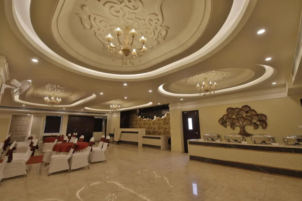 Hotel Grand Safari