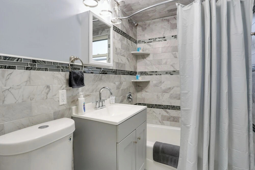 Ideally Located Jersey City Home, 8 Mi to NYC
