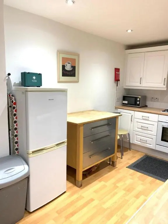 private Parking for 4 Contractors - Sussex Short Lets